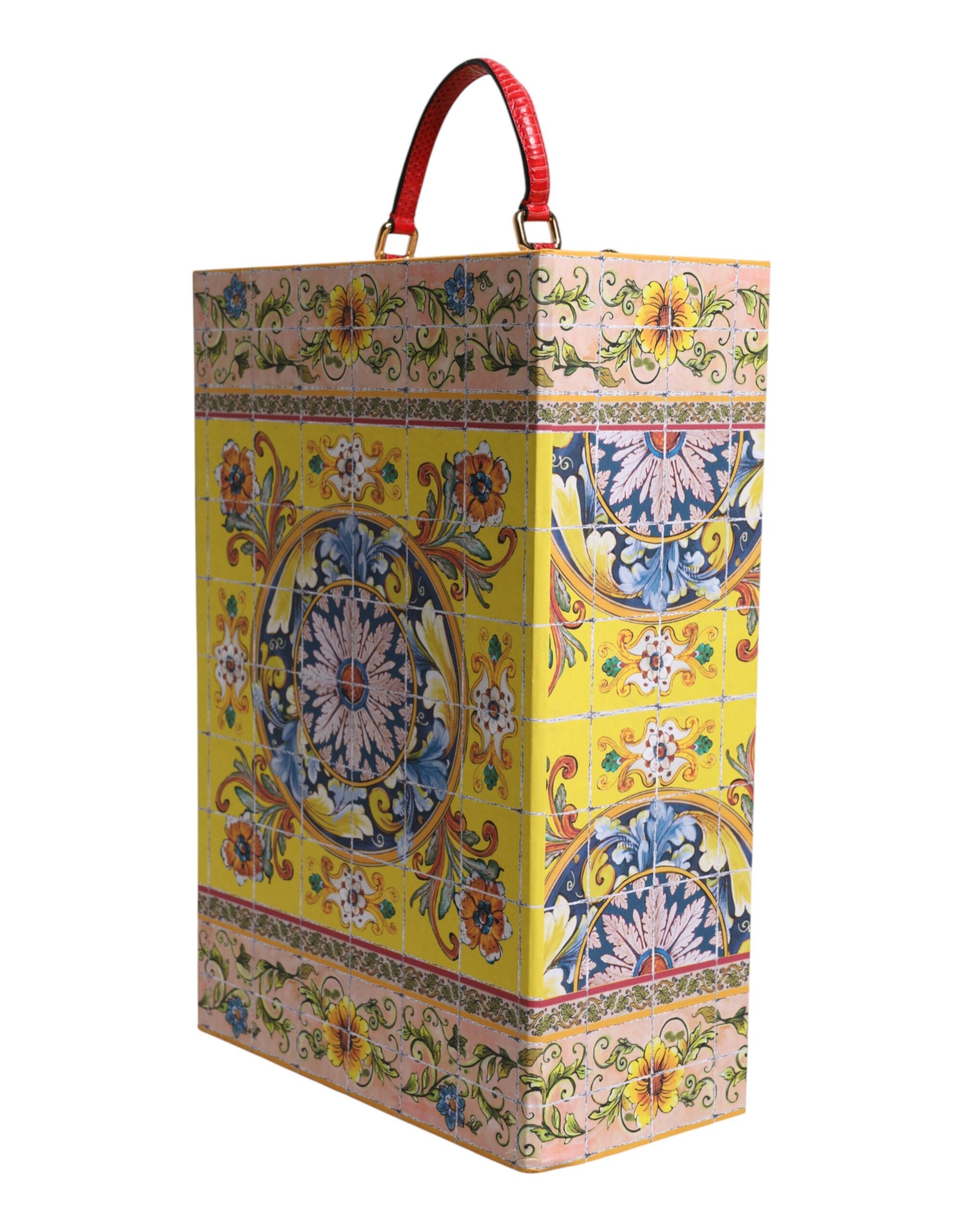 Muñecas sicilianas de cuero y cerámica de Dolce & Gabbana con vestido negro-4