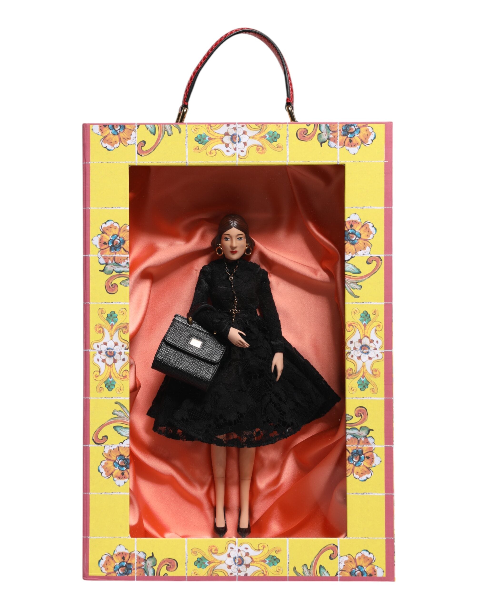 Muñecas sicilianas de cuero y cerámica de Dolce & Gabbana con vestido negro-1
