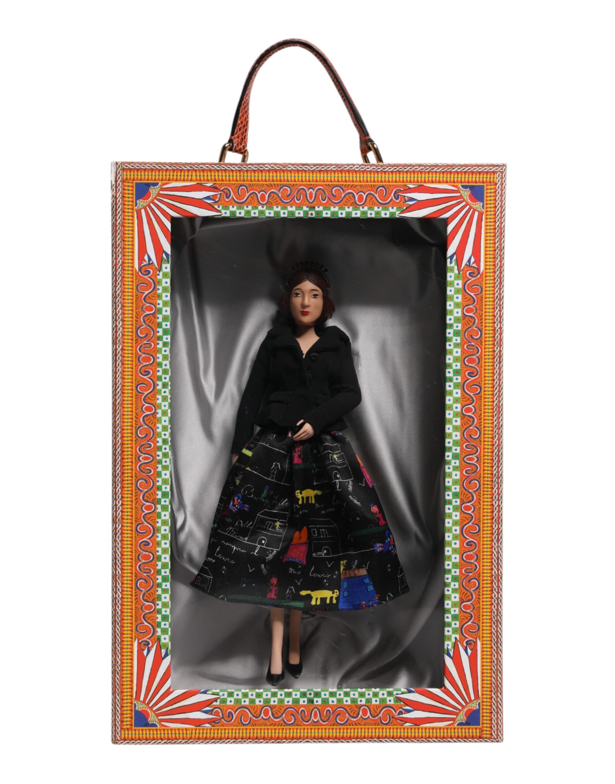 Muñecas sicilianas de cuero y cerámica de Dolce & Gabbana con vestido negro-1