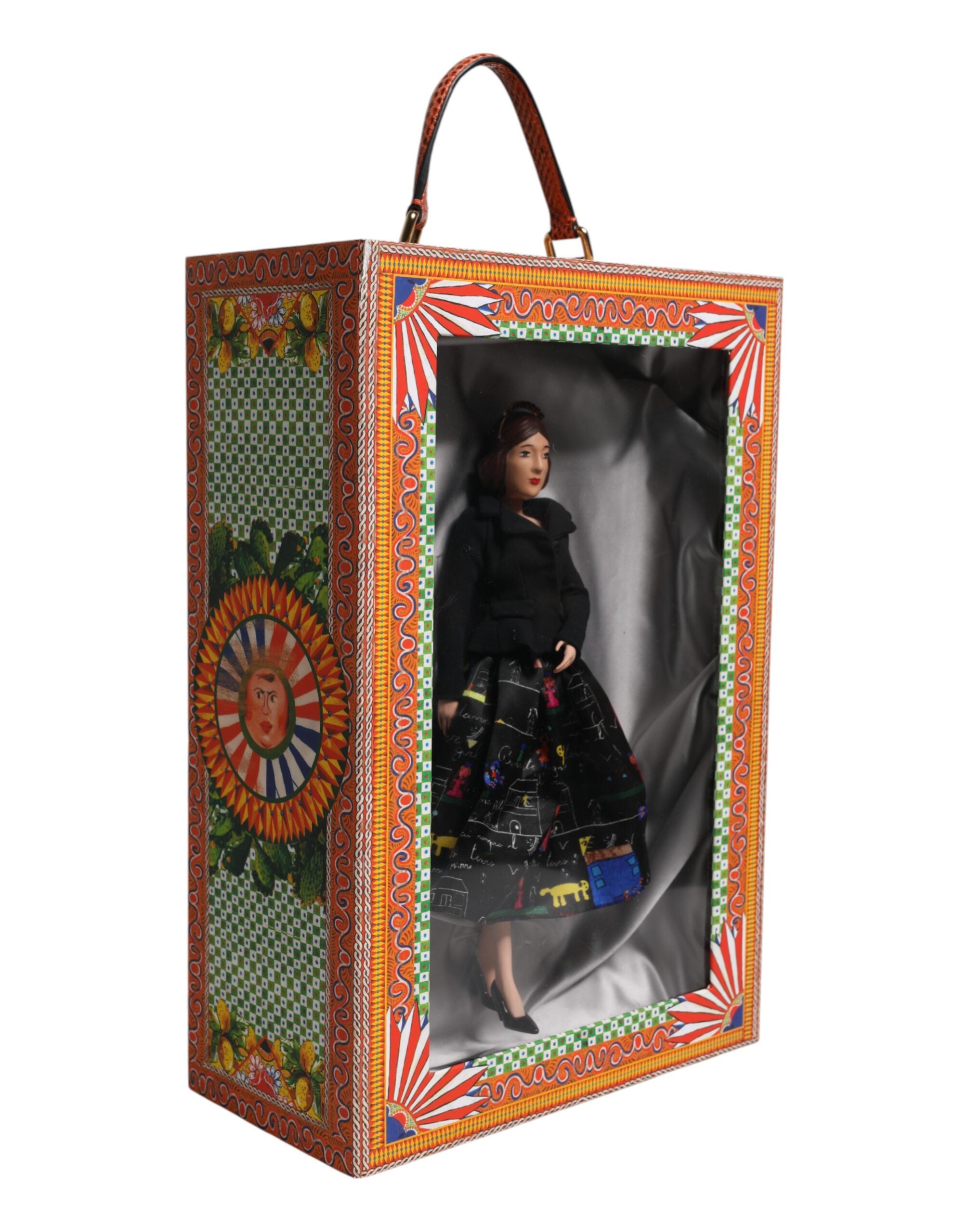 Muñecas sicilianas de cuero y cerámica de Dolce & Gabbana con vestido negro-3