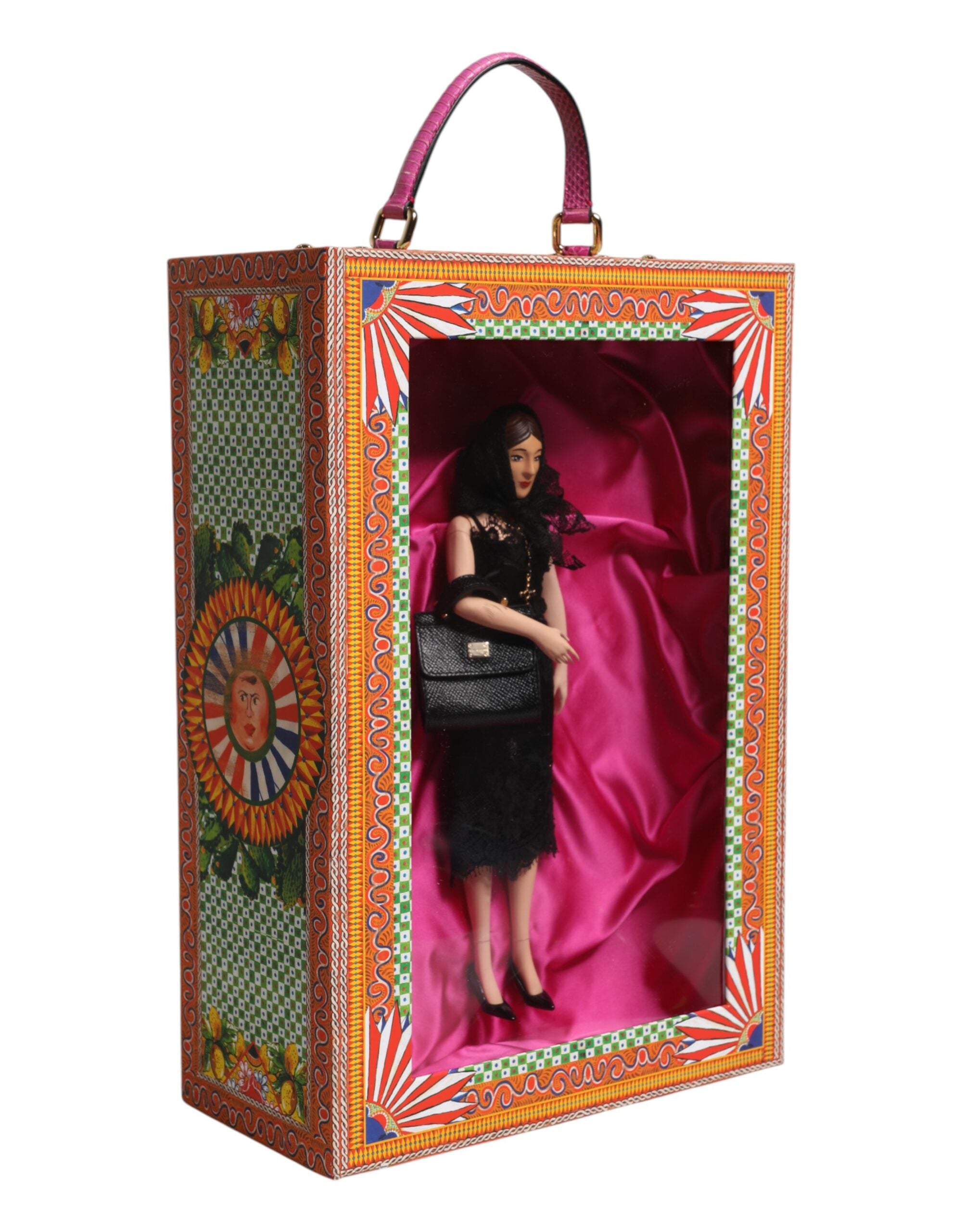 Muñecas sicilianas de cuero y cerámica de Dolce & Gabbana con vestido negro-3