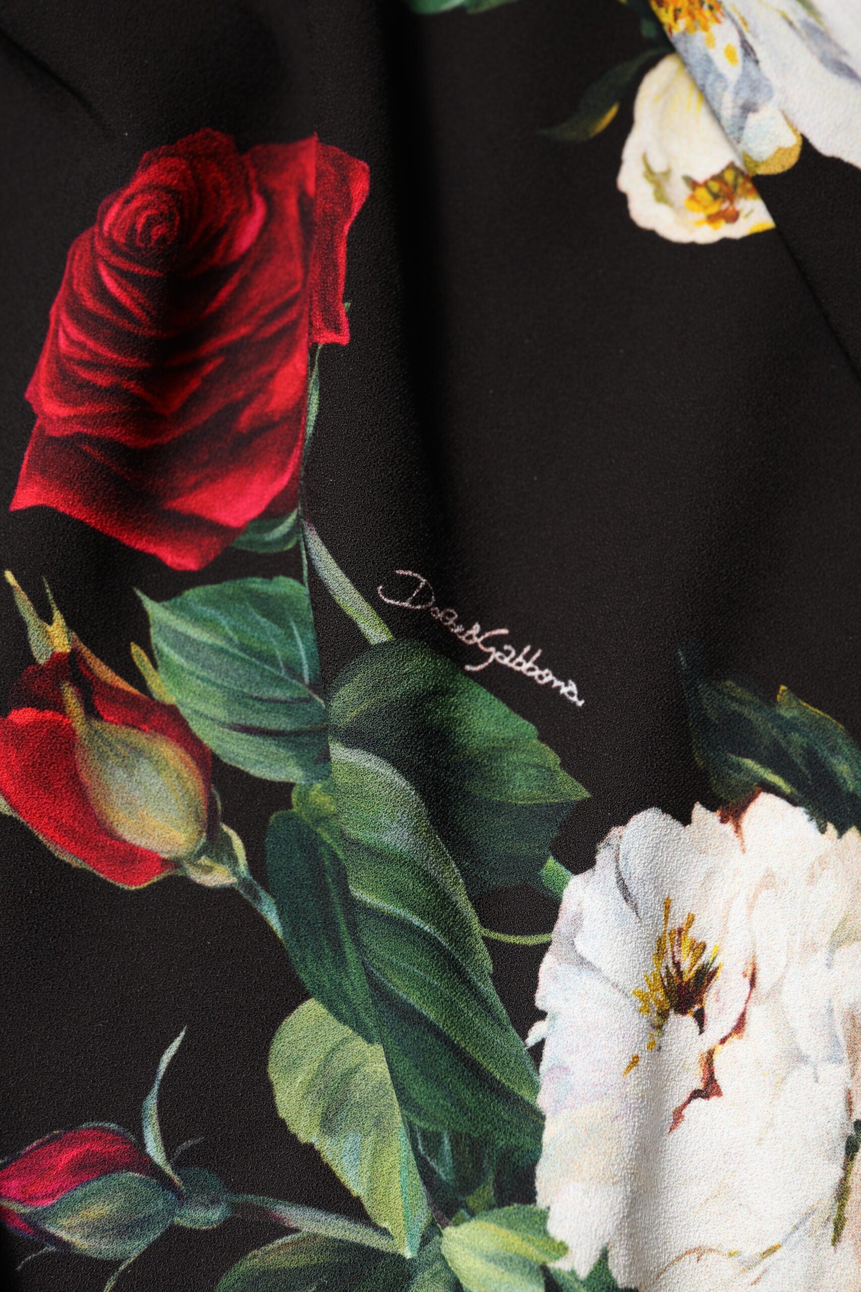 Vestido tubo negro sin mangas con estampado floral de Dolce & Gabbana-8