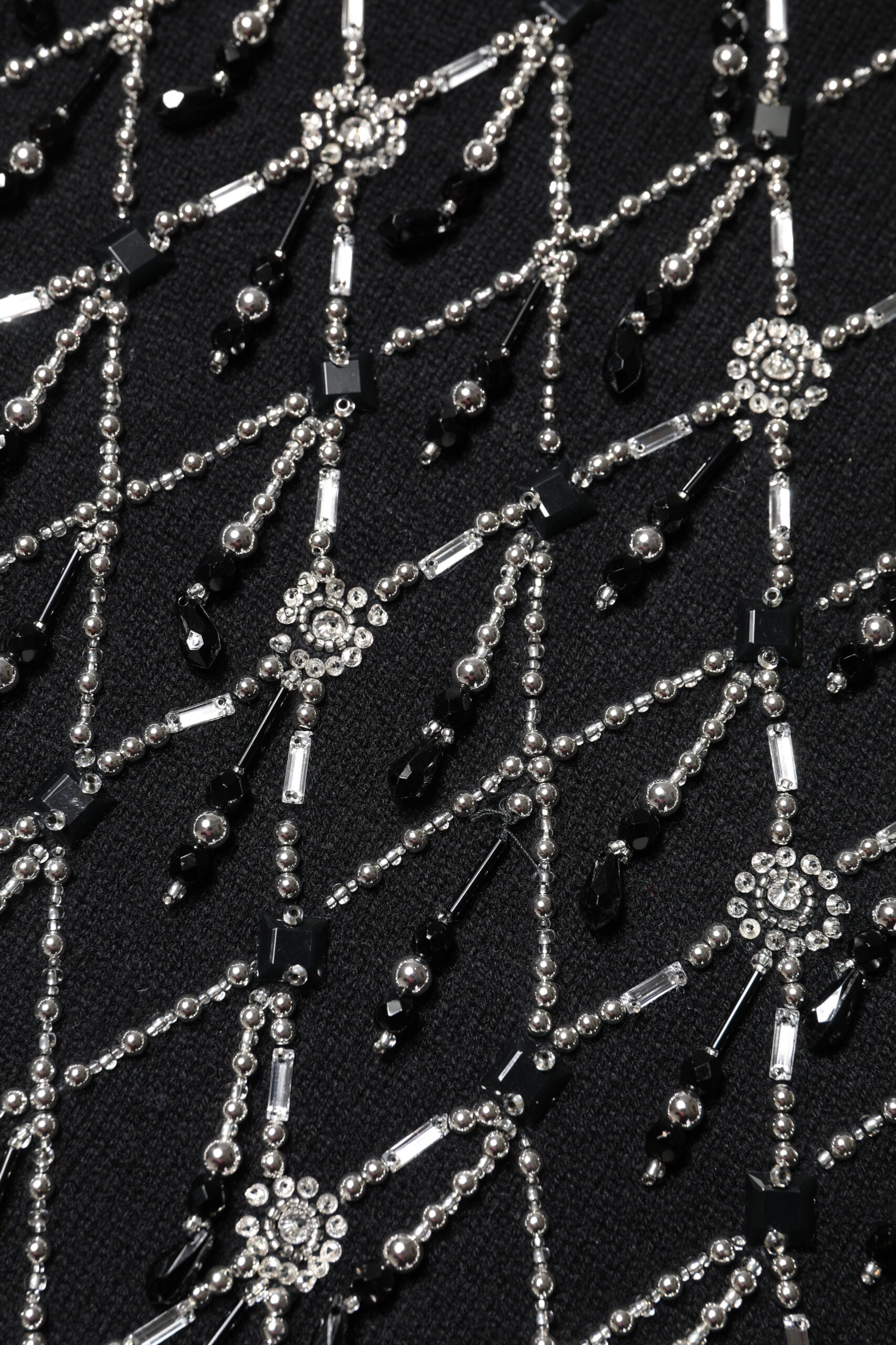 Top de manga larga de cachemir negro con adornos de Dolce & Gabbana-8