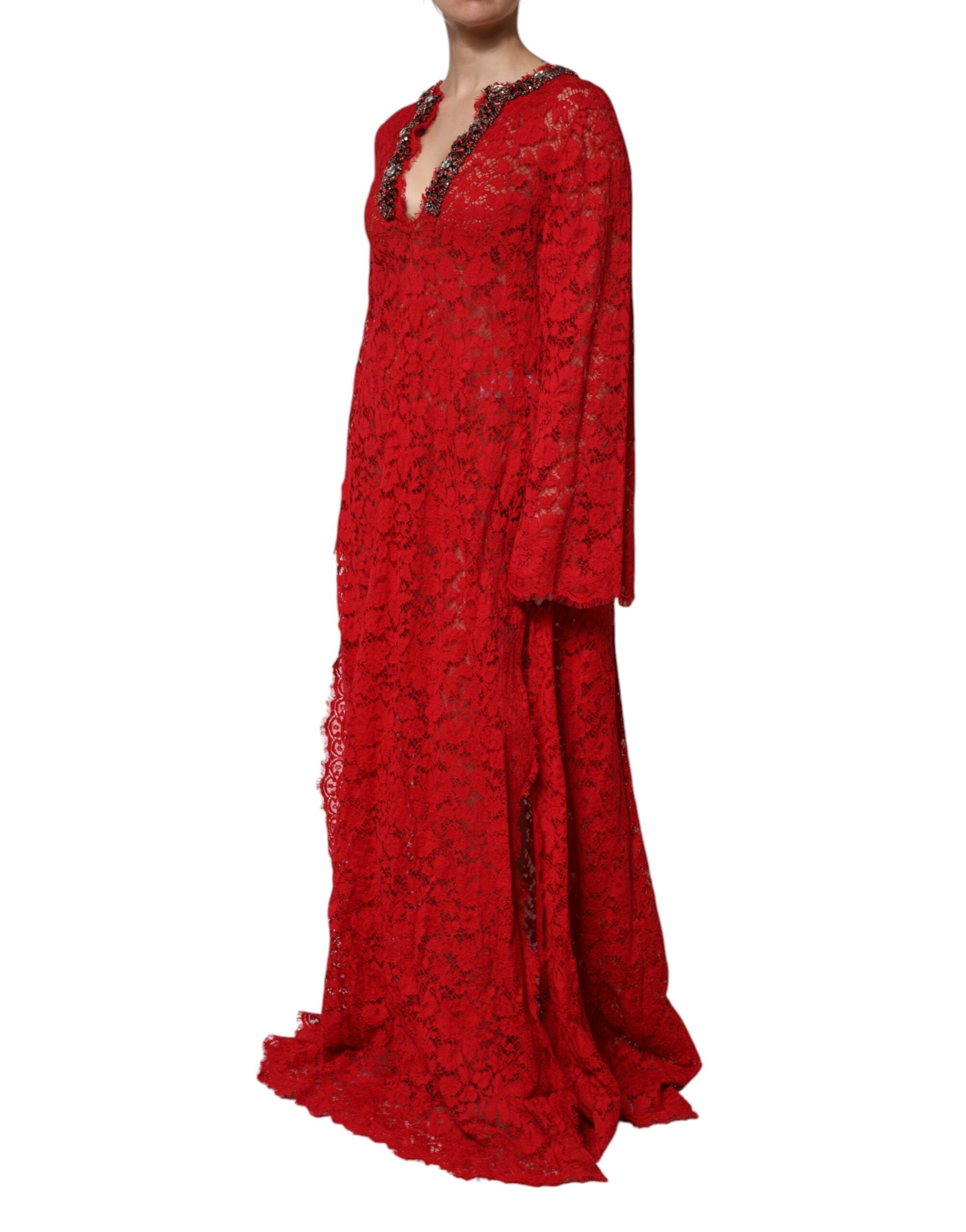 Vestido rojo de Dolce & Gabbana con encaje floral y adornos de pedrería-3