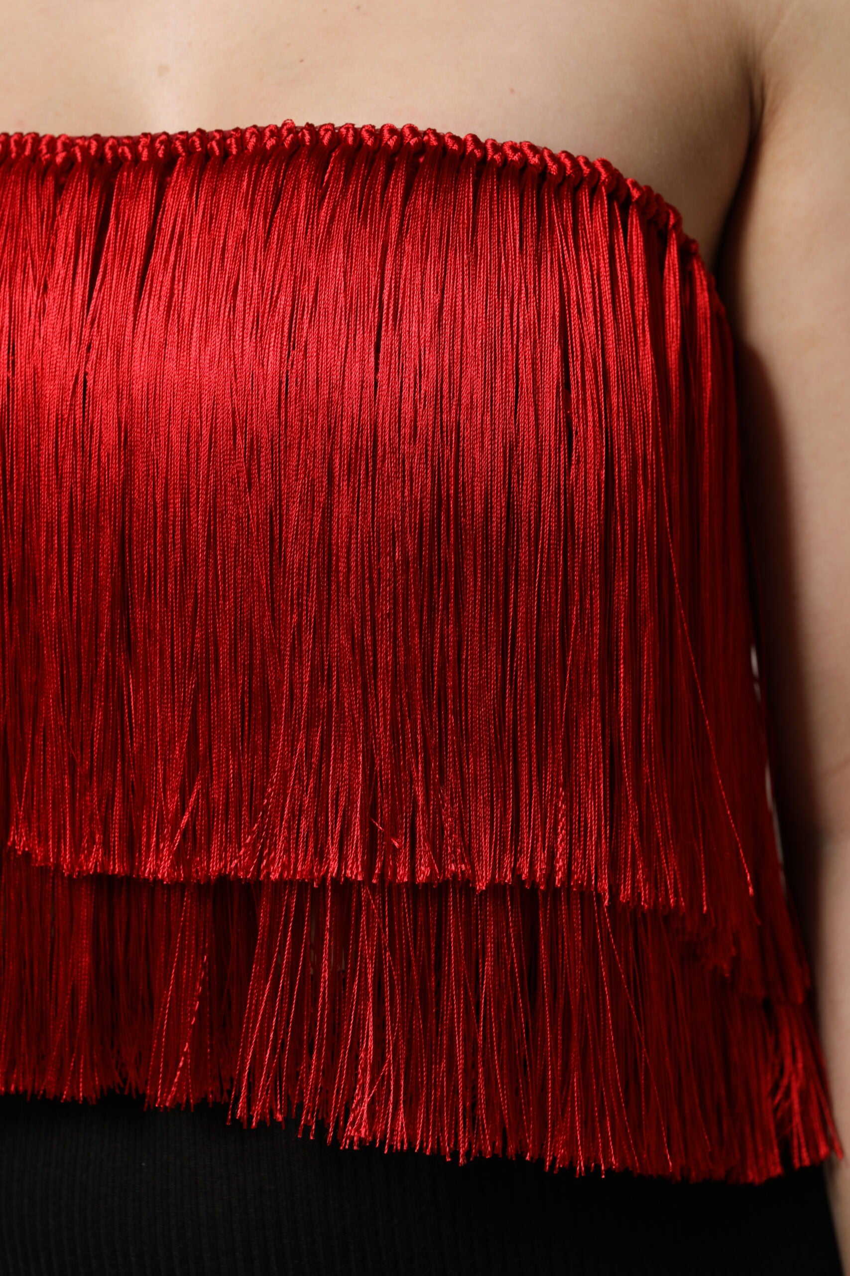 Top corto de seda con flecos y sin tirantes rojo de Dolce & Gabbana-6