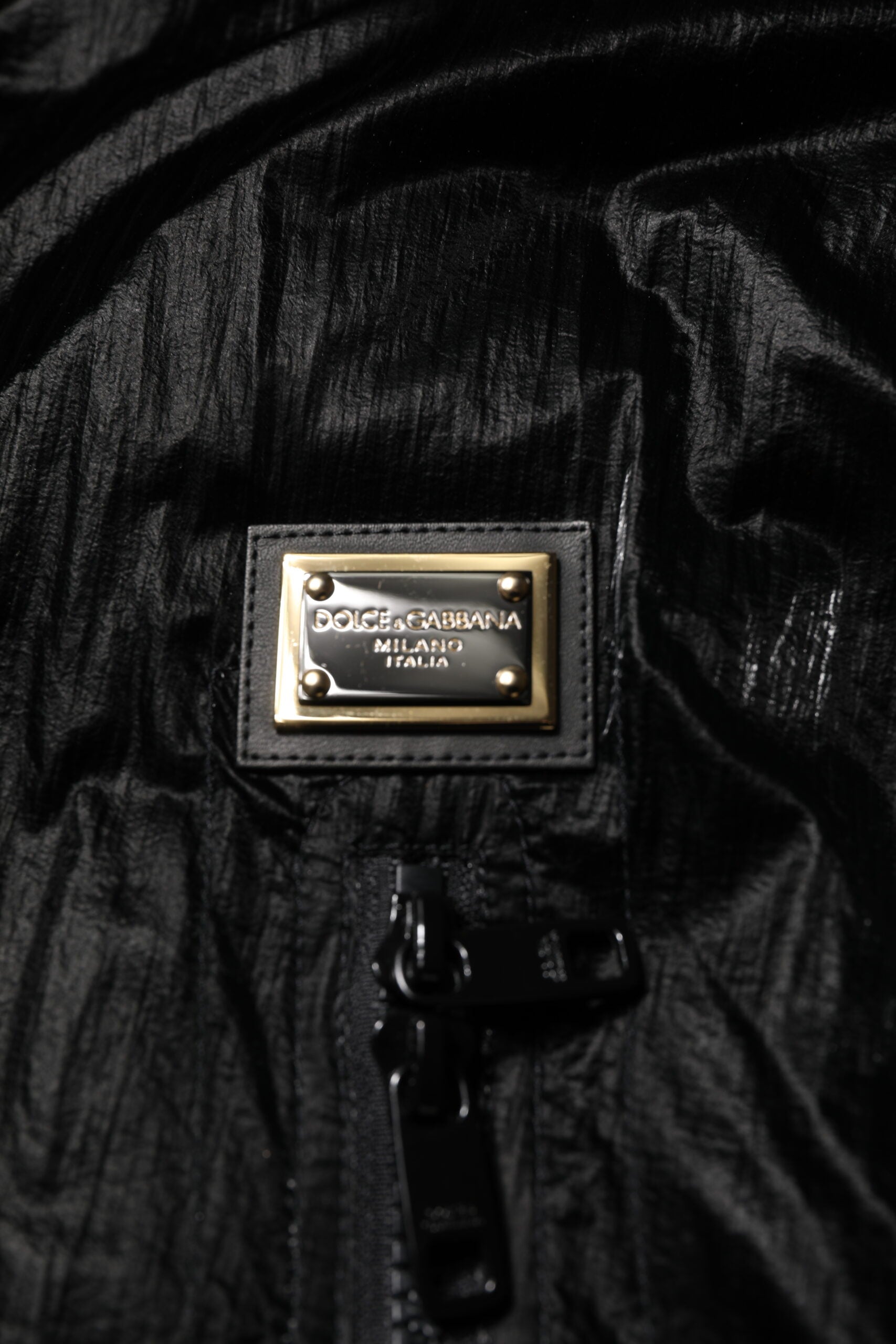 Dolce & Gabbana black logo quilted jacket with hood and zipper-5