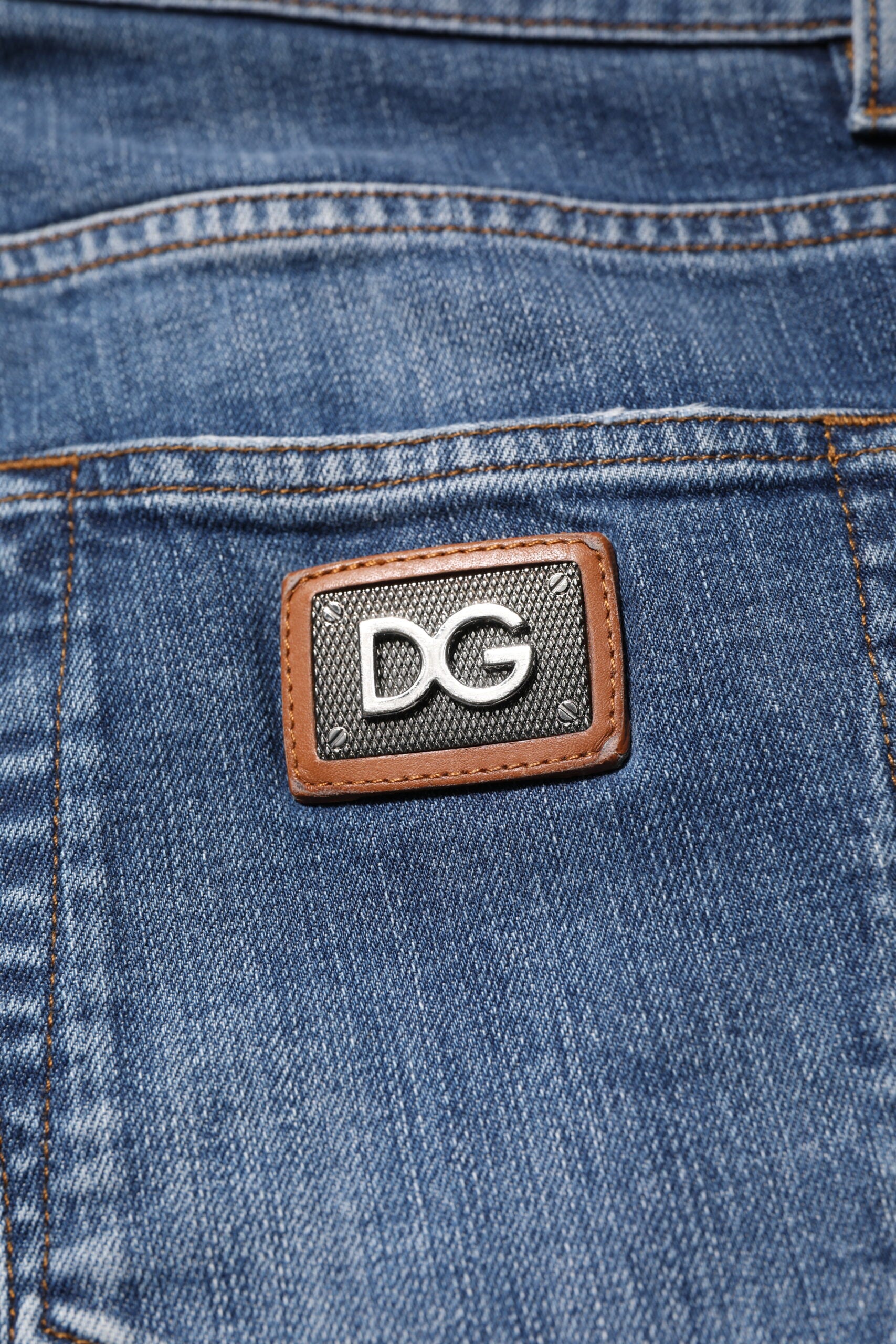 Dolce & Gabbana blue denim jeans with logo plaque, made of cotton-6