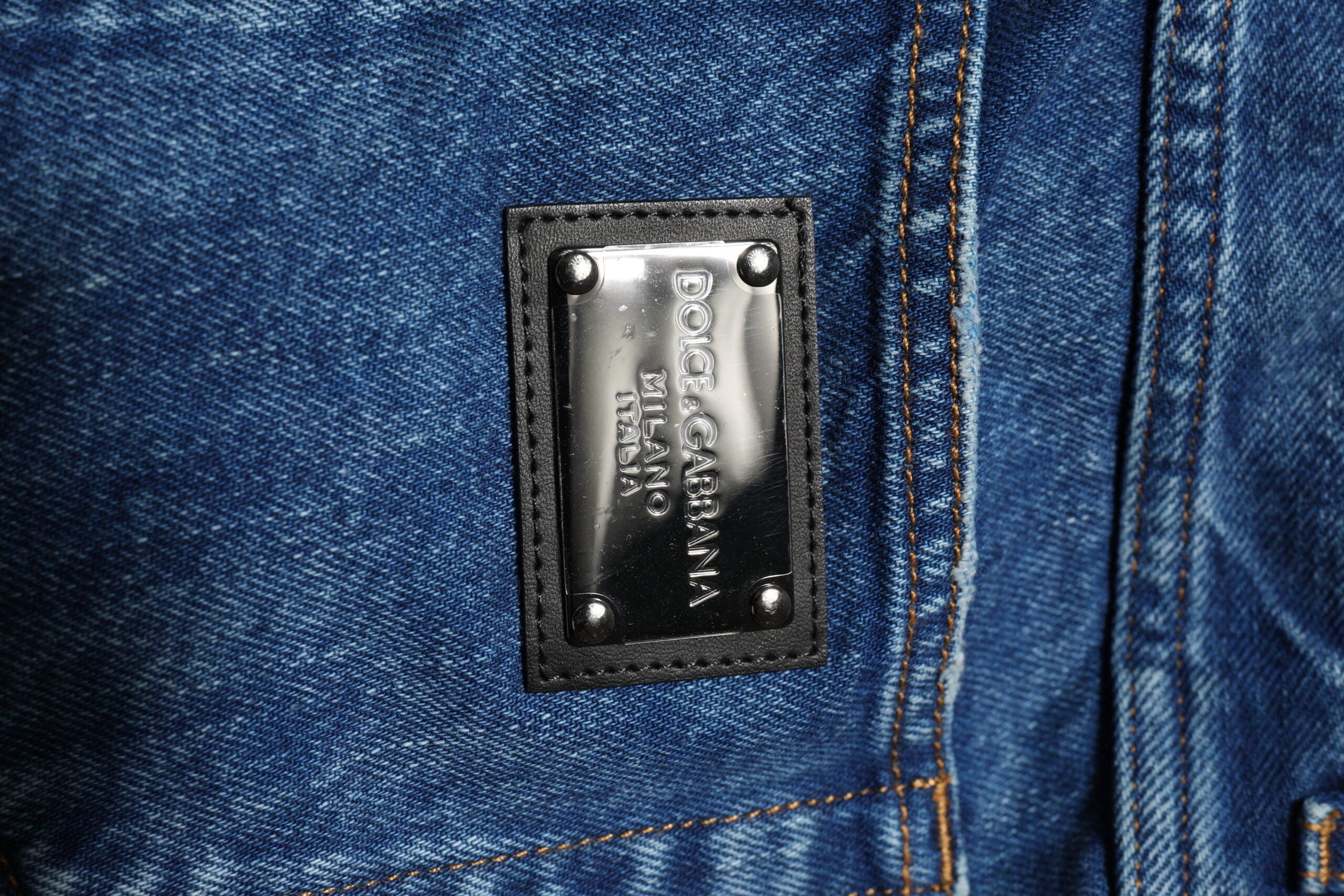 Dolce & Gabbana blue denim jeans with logo plaque, made of cotton-6