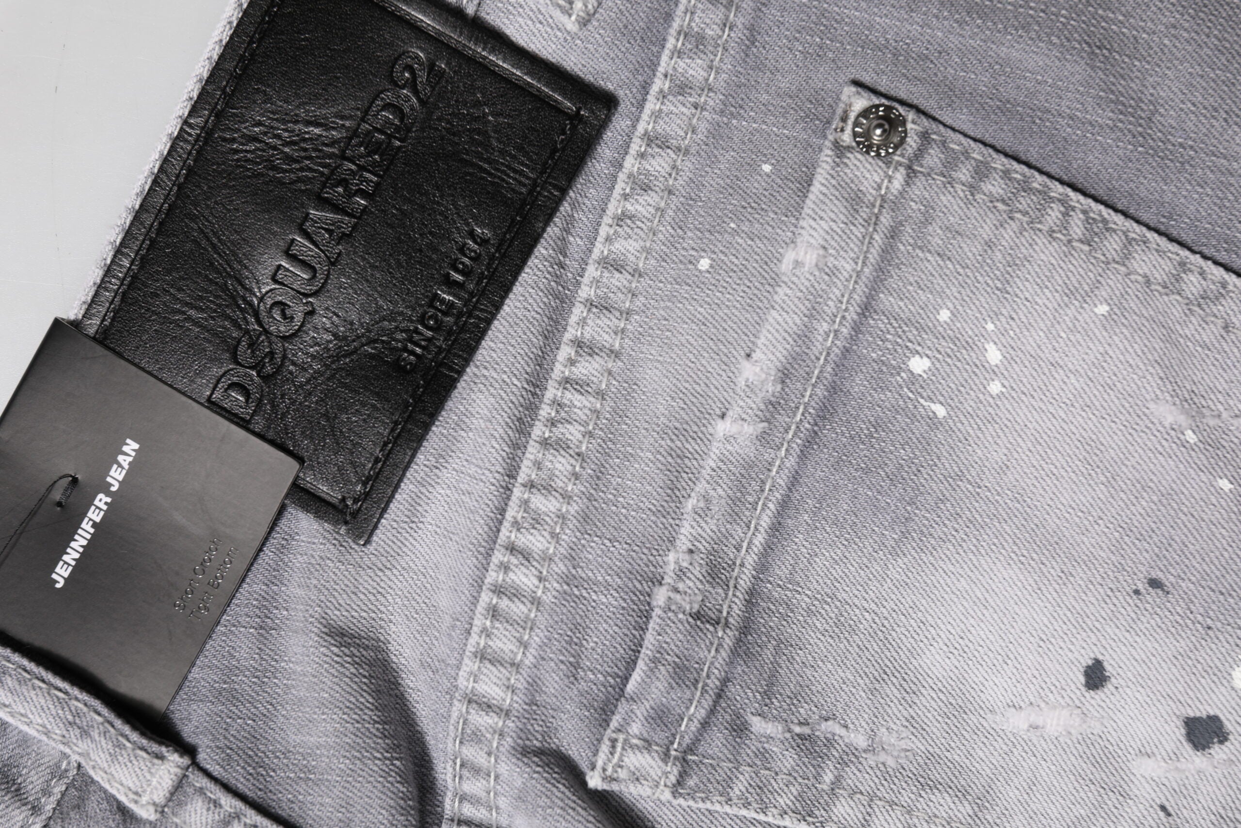 Vaqueros de mezclilla gris lavado Dsquared² con cintura media y pierna cónica-5