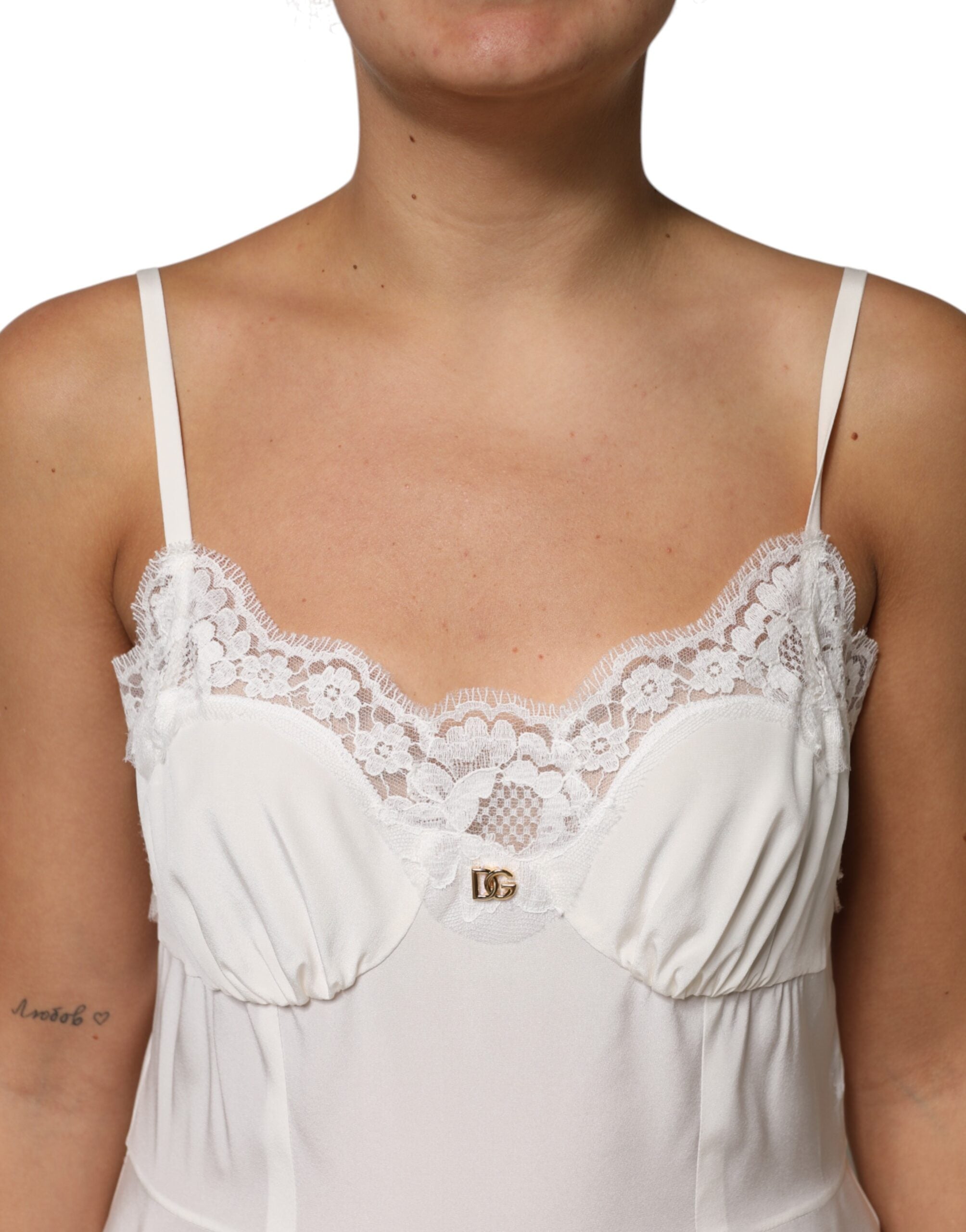 Dolce & Gabbana Weißes Spitzenkleid mit goldenem DG-Logo aus Seide Nachtwäsche-5