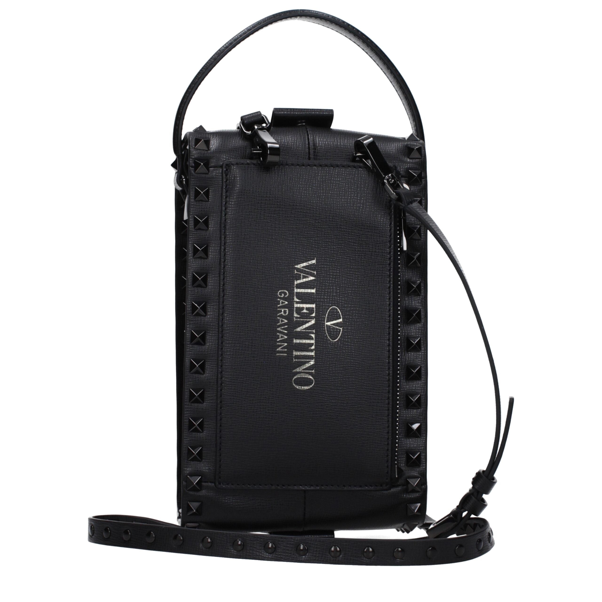 Valentino Garavani Elegant leather clutch in black-3