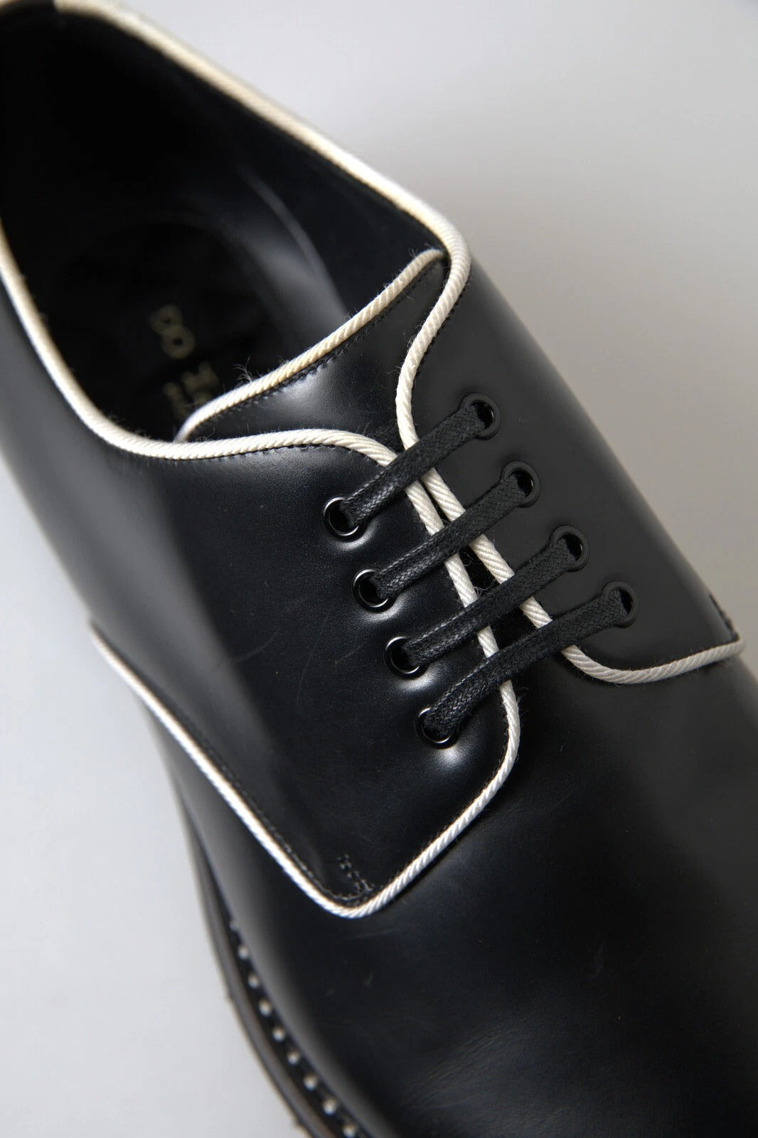 Dolce & Gabbana Schwarze weiße Lederschuhe für formelle Anlässe-4