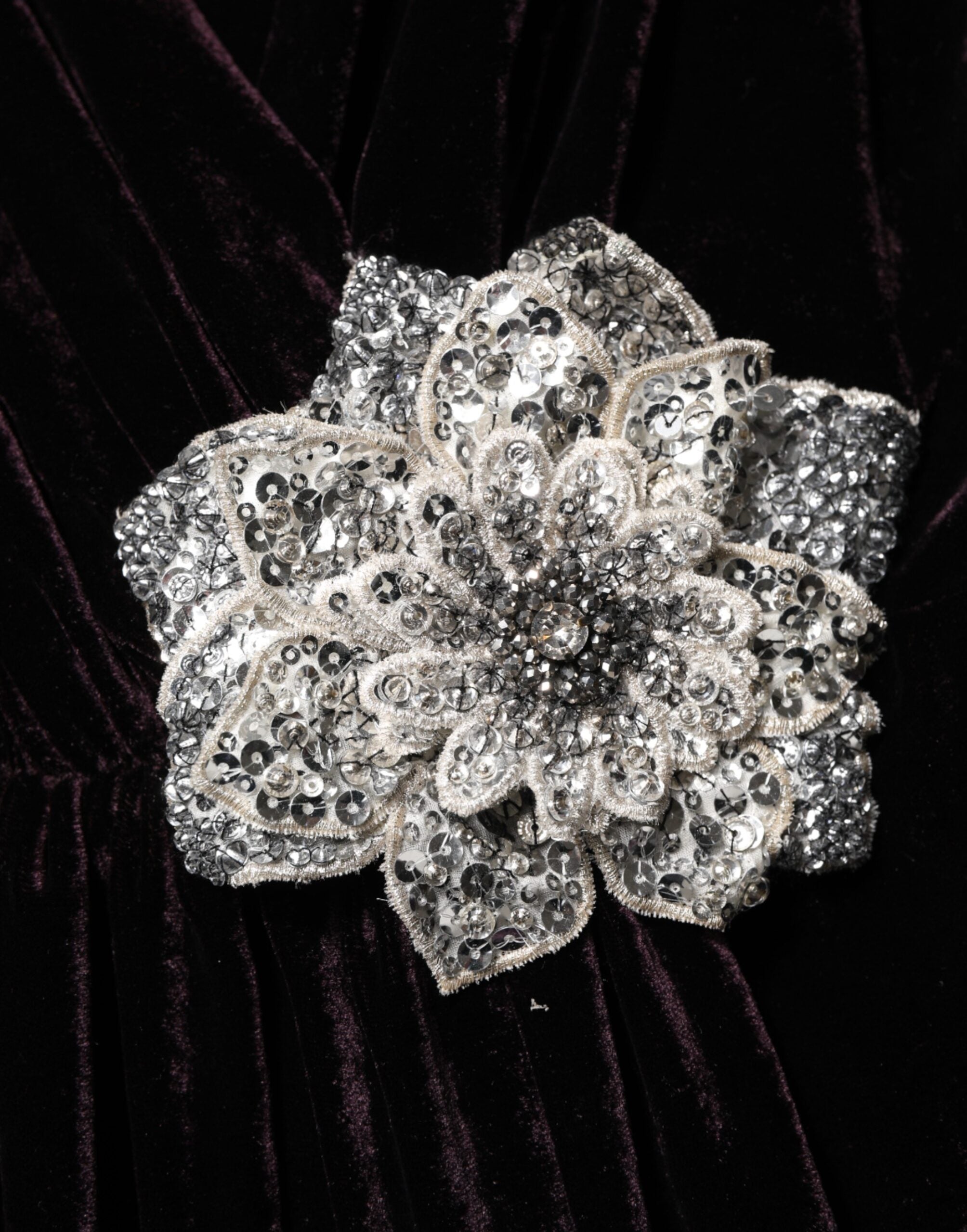Dolce & Gabbana Black velvet dress with floral embellishment Aline-8