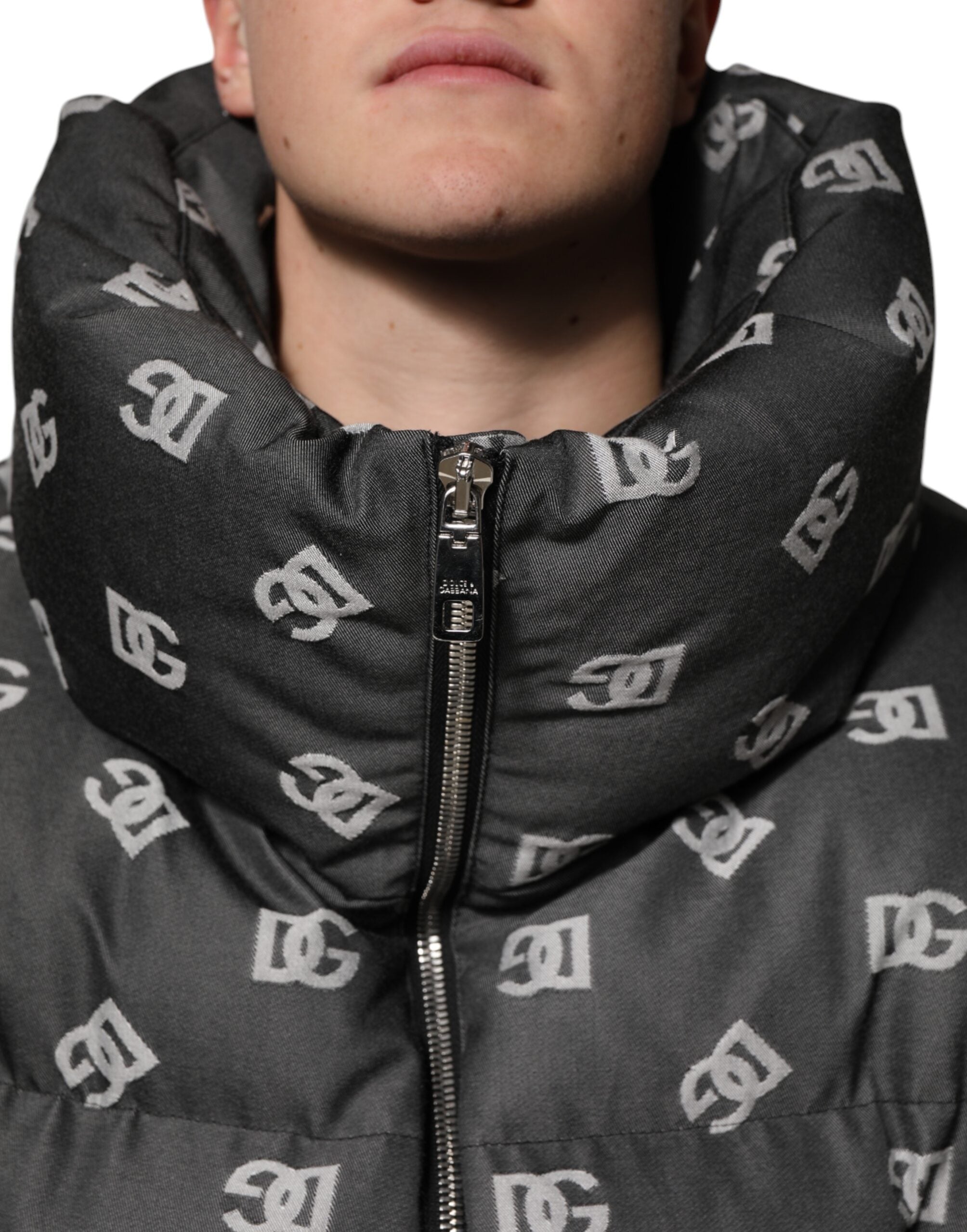 Dolce & Gabbana Schwarze DG Monogram Full Zip Pufferjacke für Männer-5
