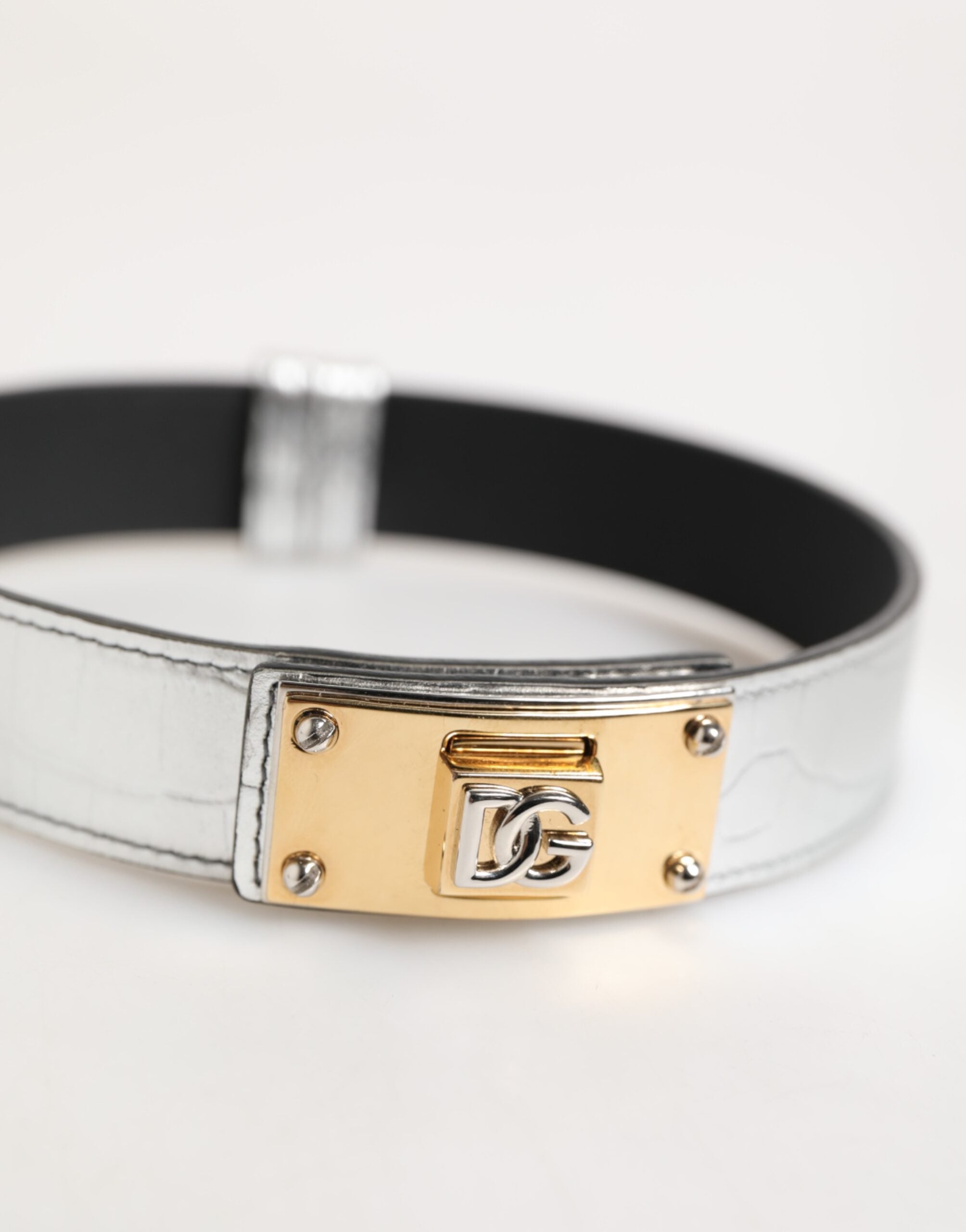 Gargantilla Dolce & Gabbana de piel texturizada plateada y metal dorado-5