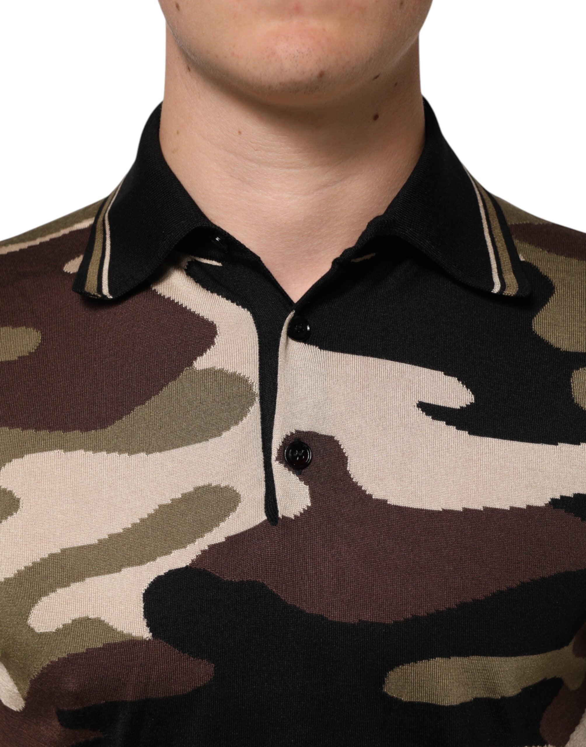 Polo militar de seda marrón con estampado de camuflaje de Dolce & Gabbana-5