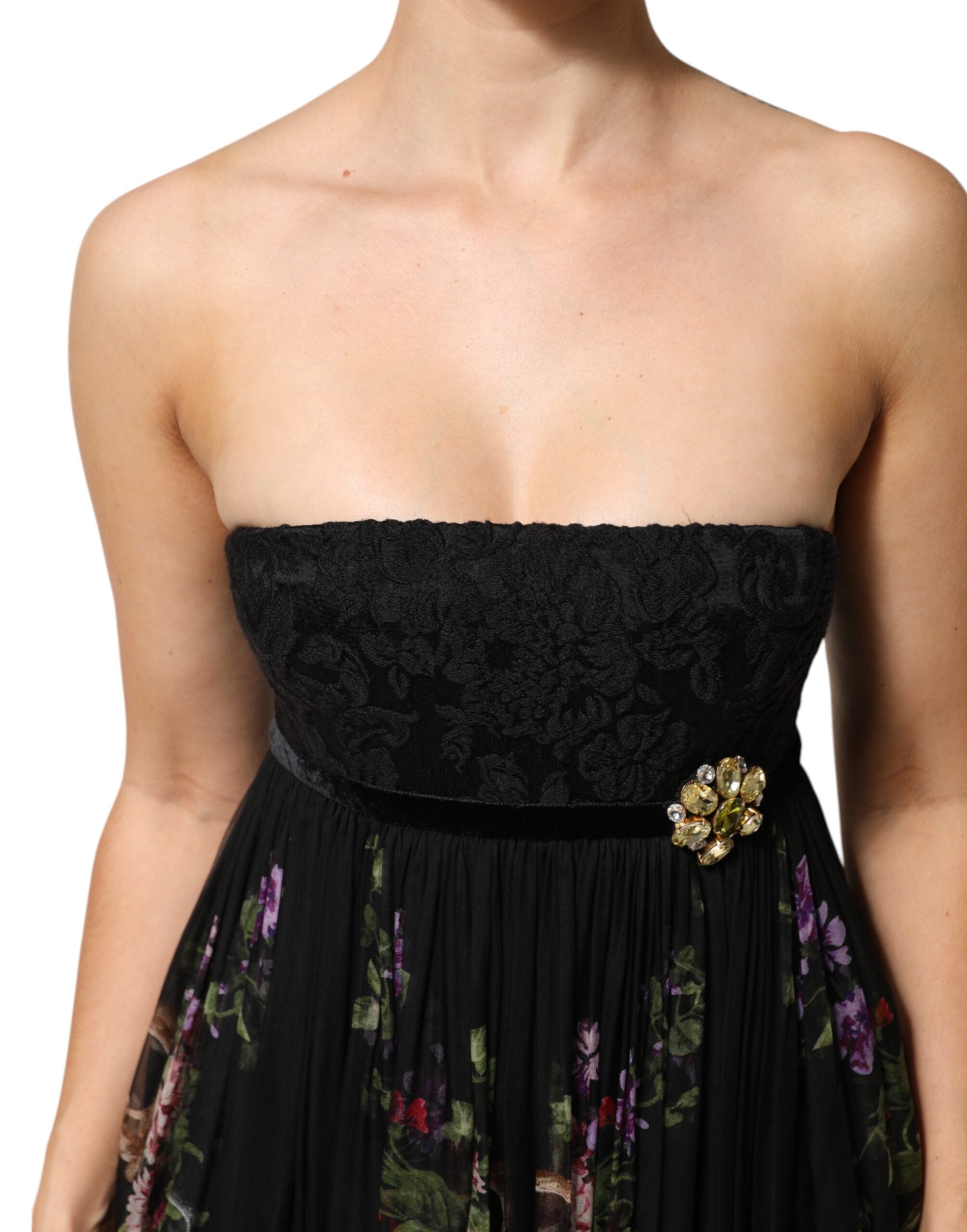 Vestido negro sin tirantes con estampado floral y cristales de Dolce & Gabbana-5