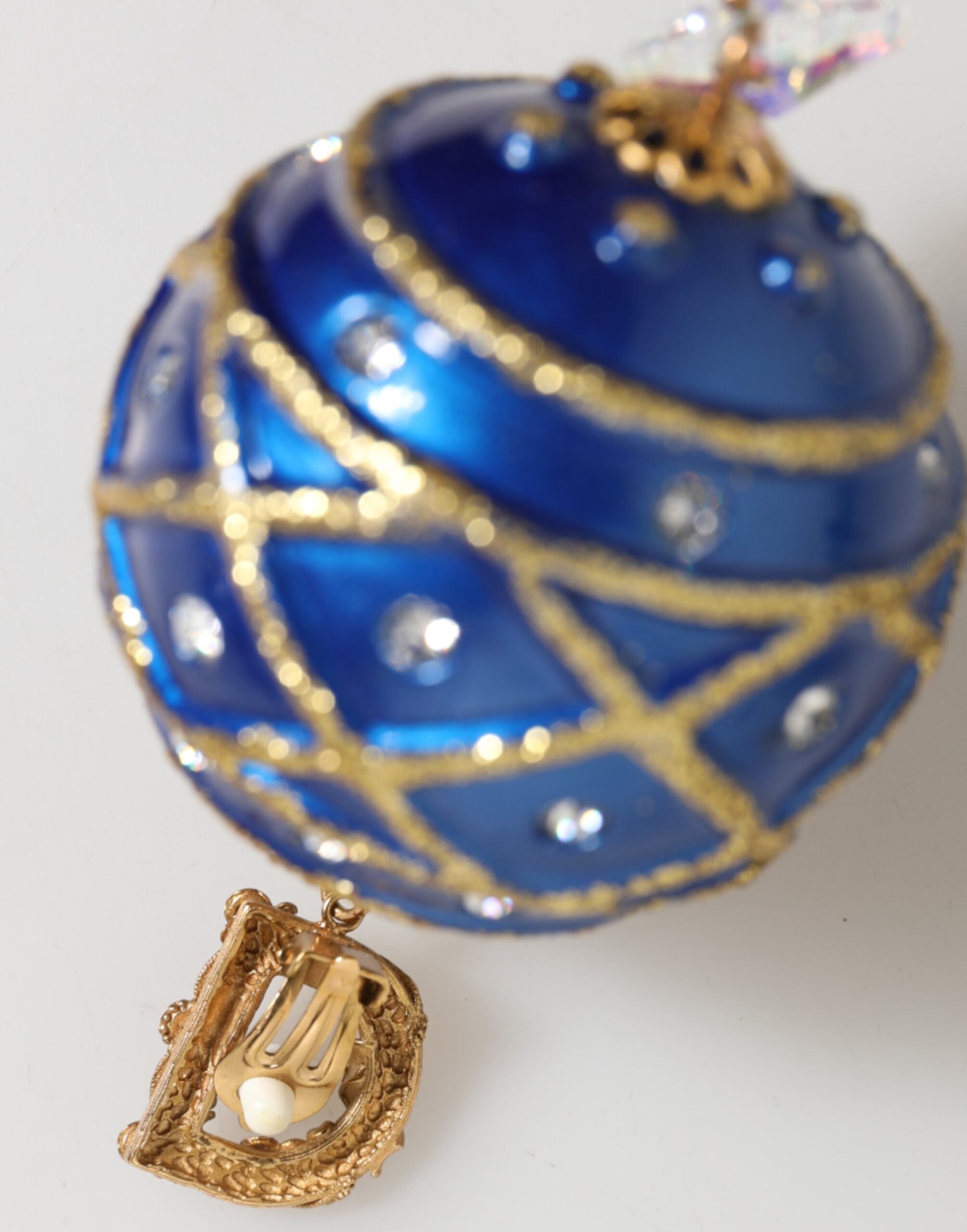 Pendientes de clip con bola navideña de cristal azul y latón dorado de Dolce & Gabbana-7