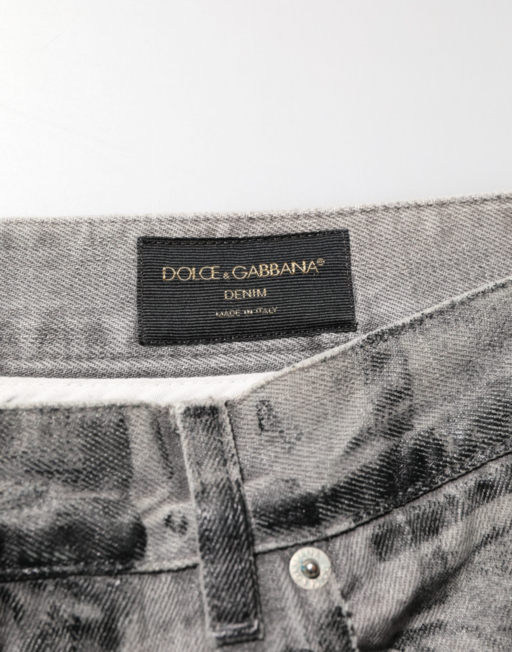Pantalones vaqueros con estampado gráfico en gris y negro de Dolce & Gabbana-6