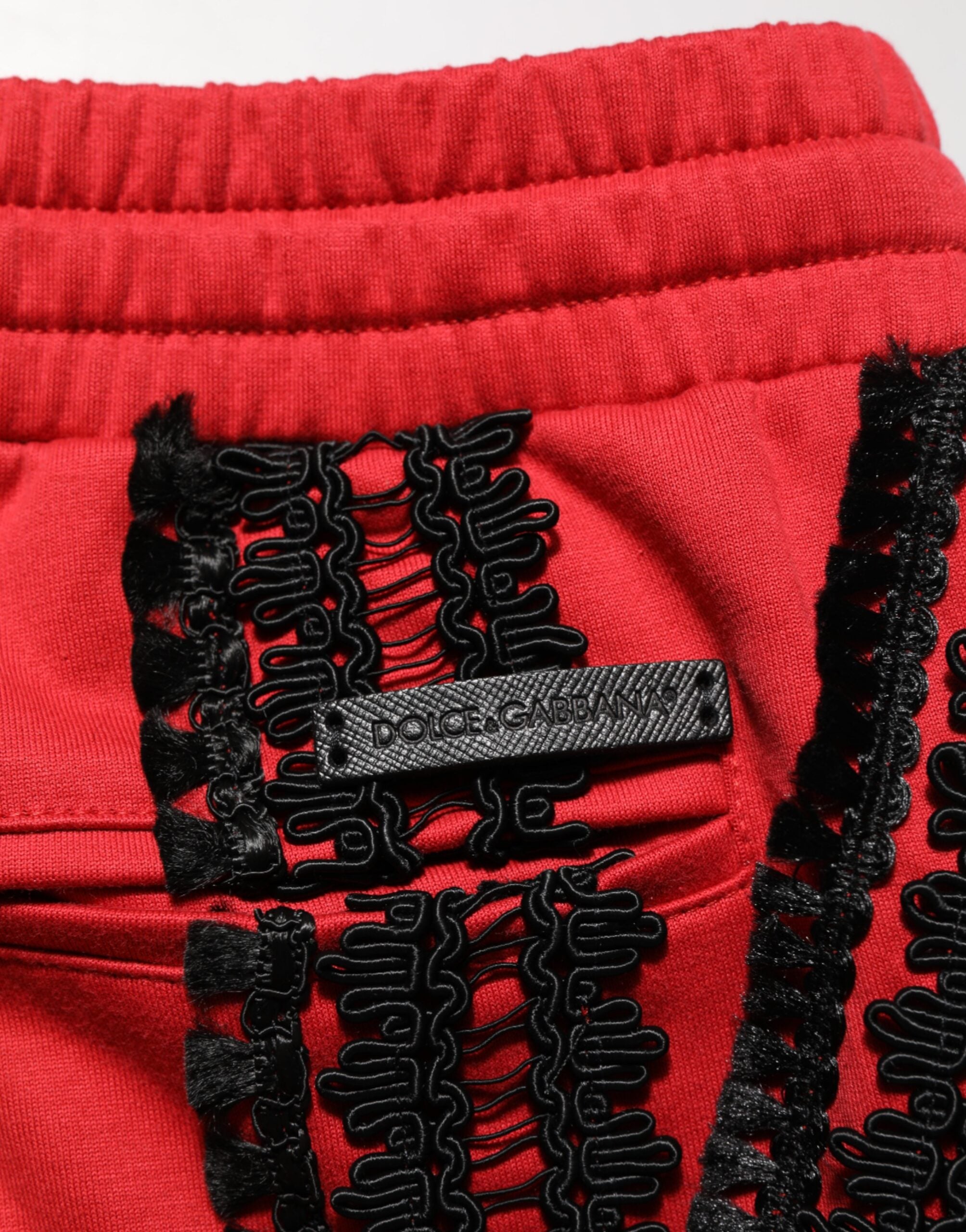 Pantalones holgados con bordados rojos de Dolce & Gabbana-6