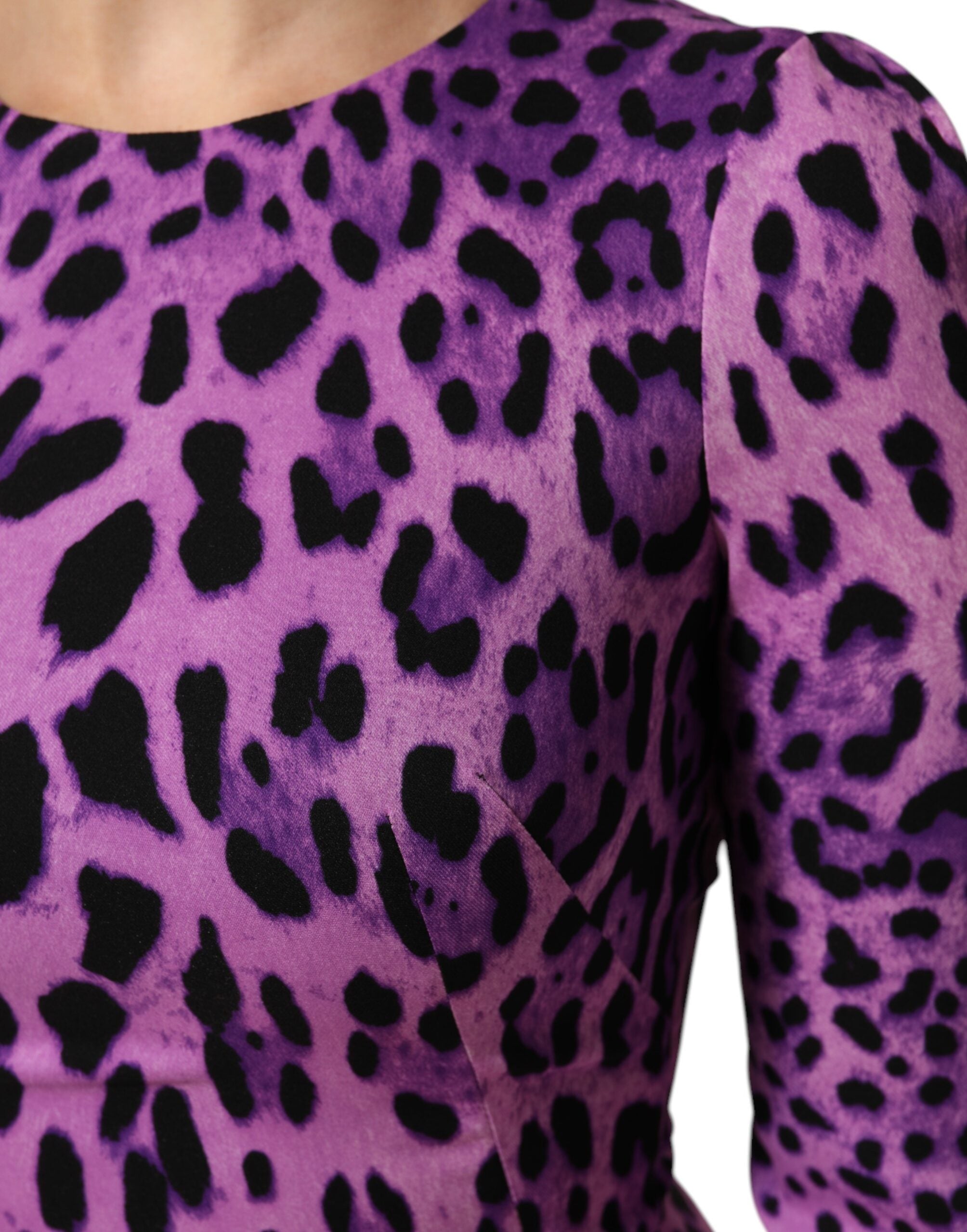 Vestido mini ajustado con estampado de leopardo violeta de Dolce & Gabbana-6