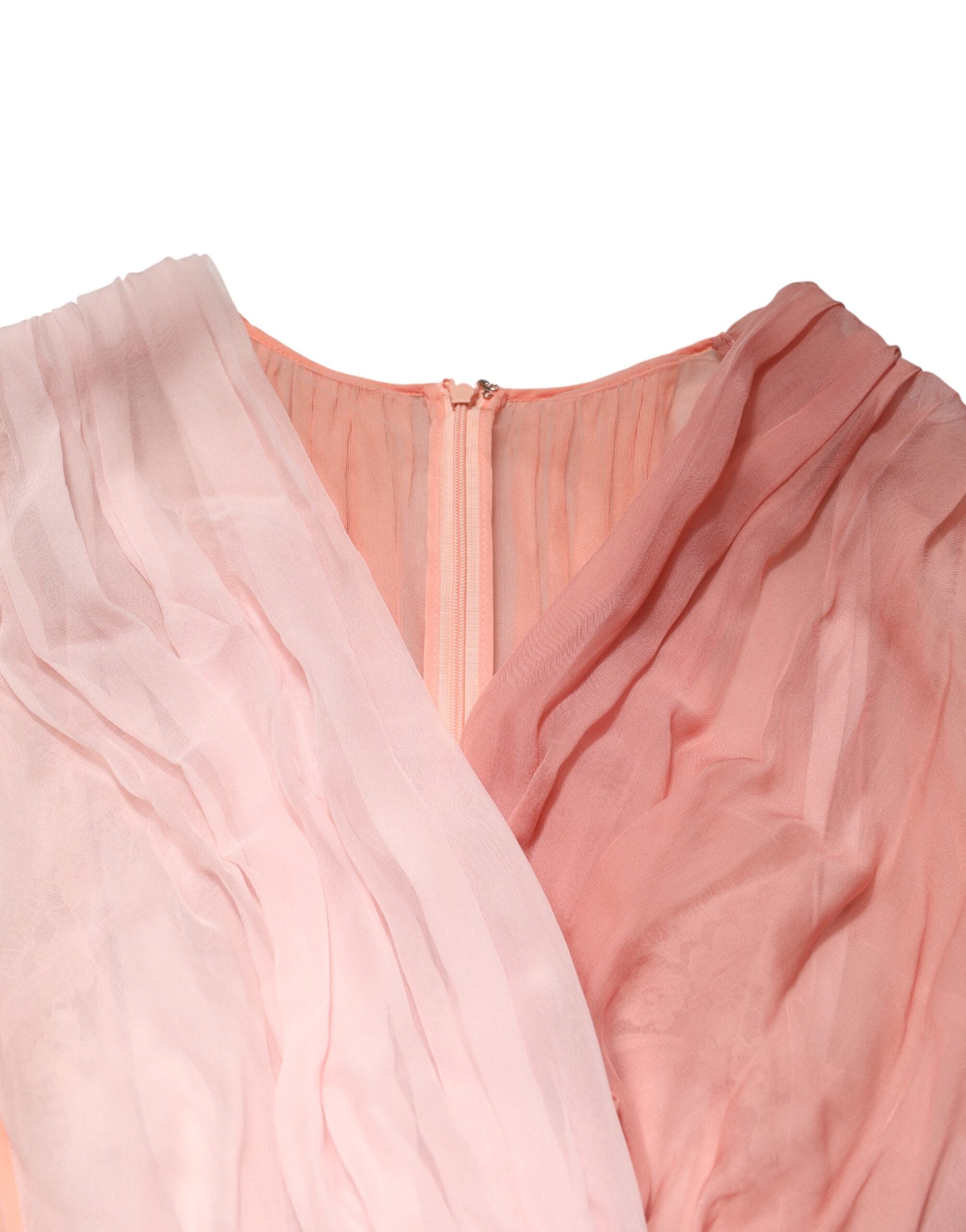 Vestido Dolce & Gabbana de tul de seda rosa con mangas largas y escote en pico-6