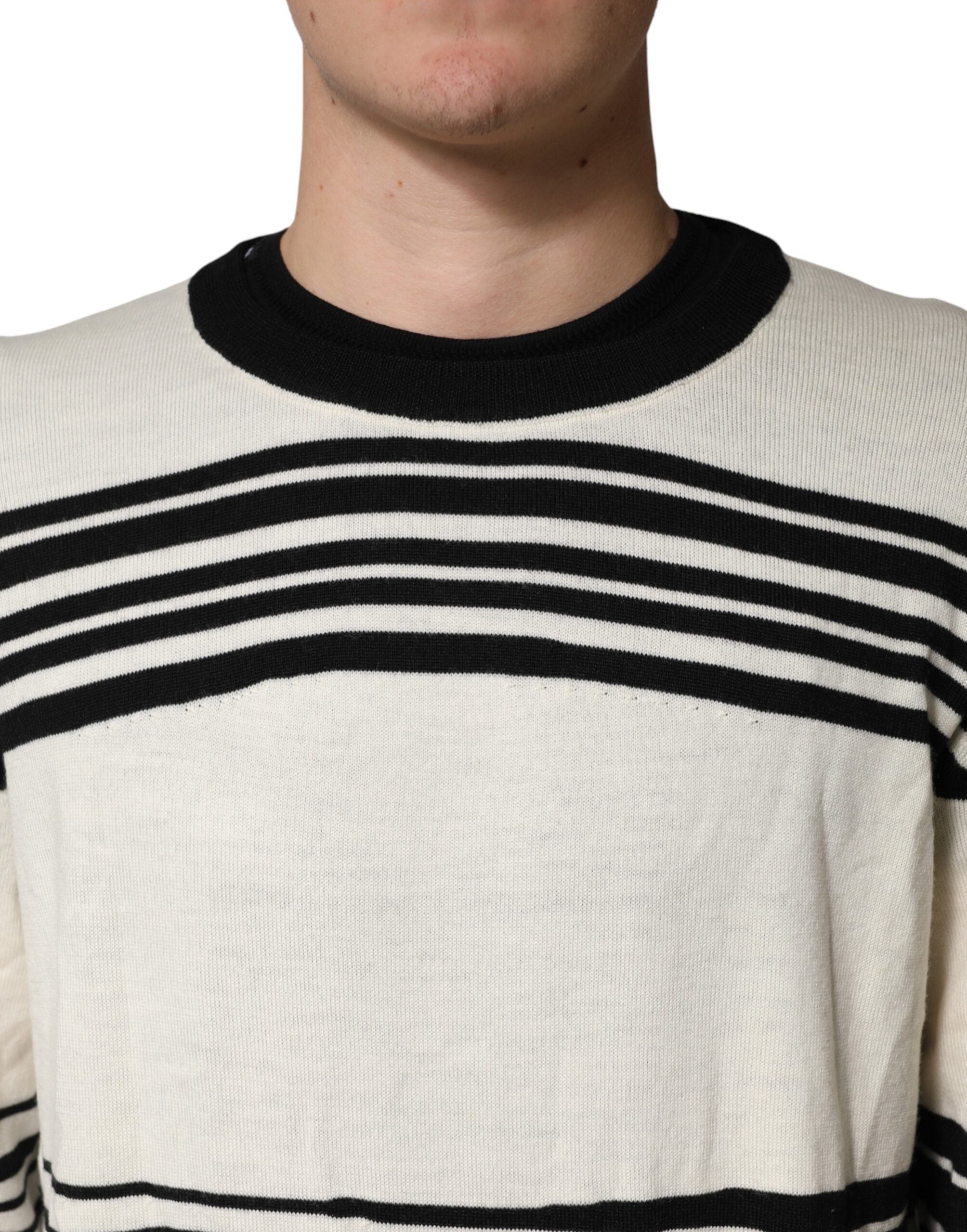 Dolce & Gabbana Pullover-Pullover mit schwarzem und weißem Streifenmuster und Rundhalsausschnitt-5