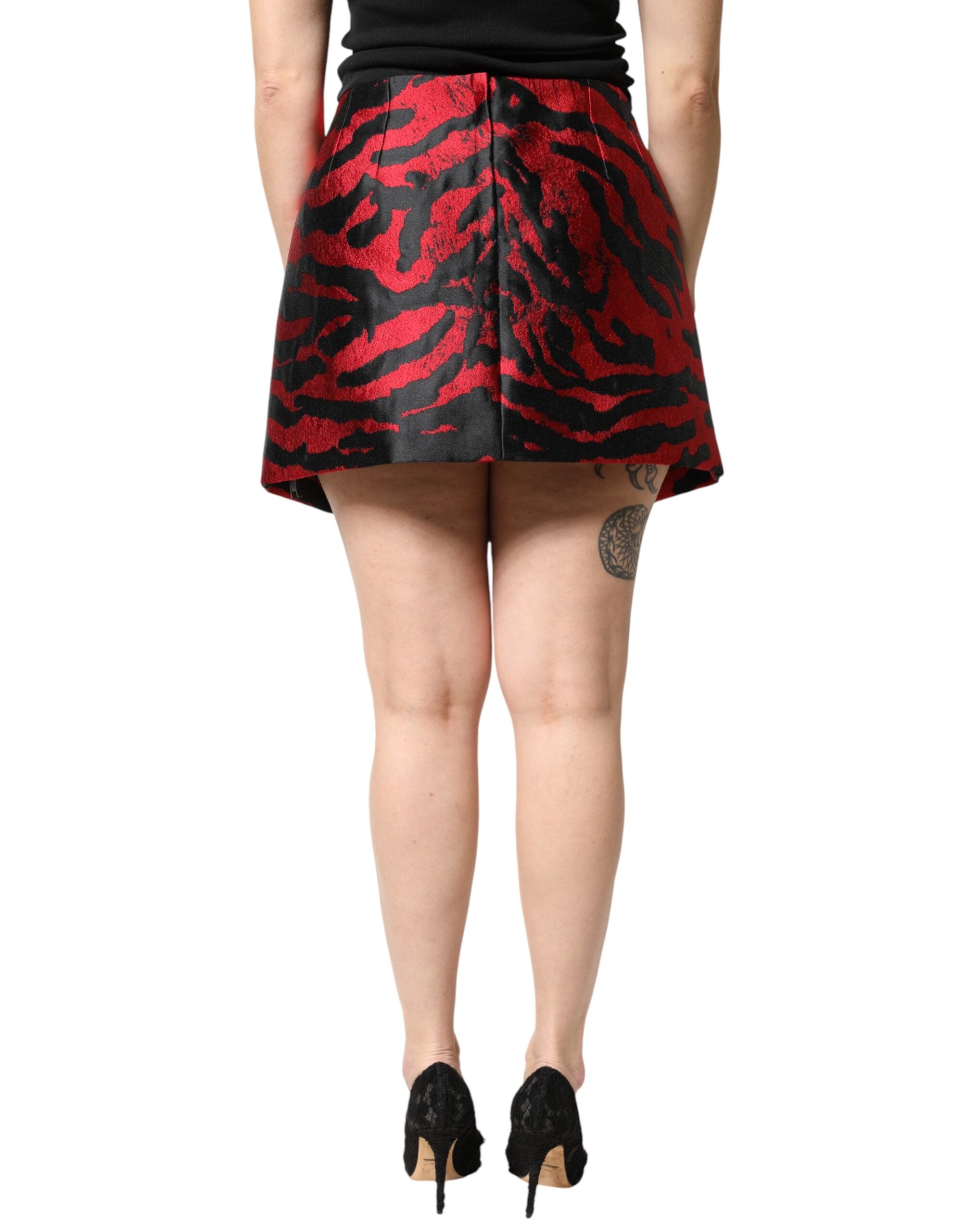 Dolce & Gabbana Schwarzer Minirock aus rotem Jacquard mit hoher Taille-4