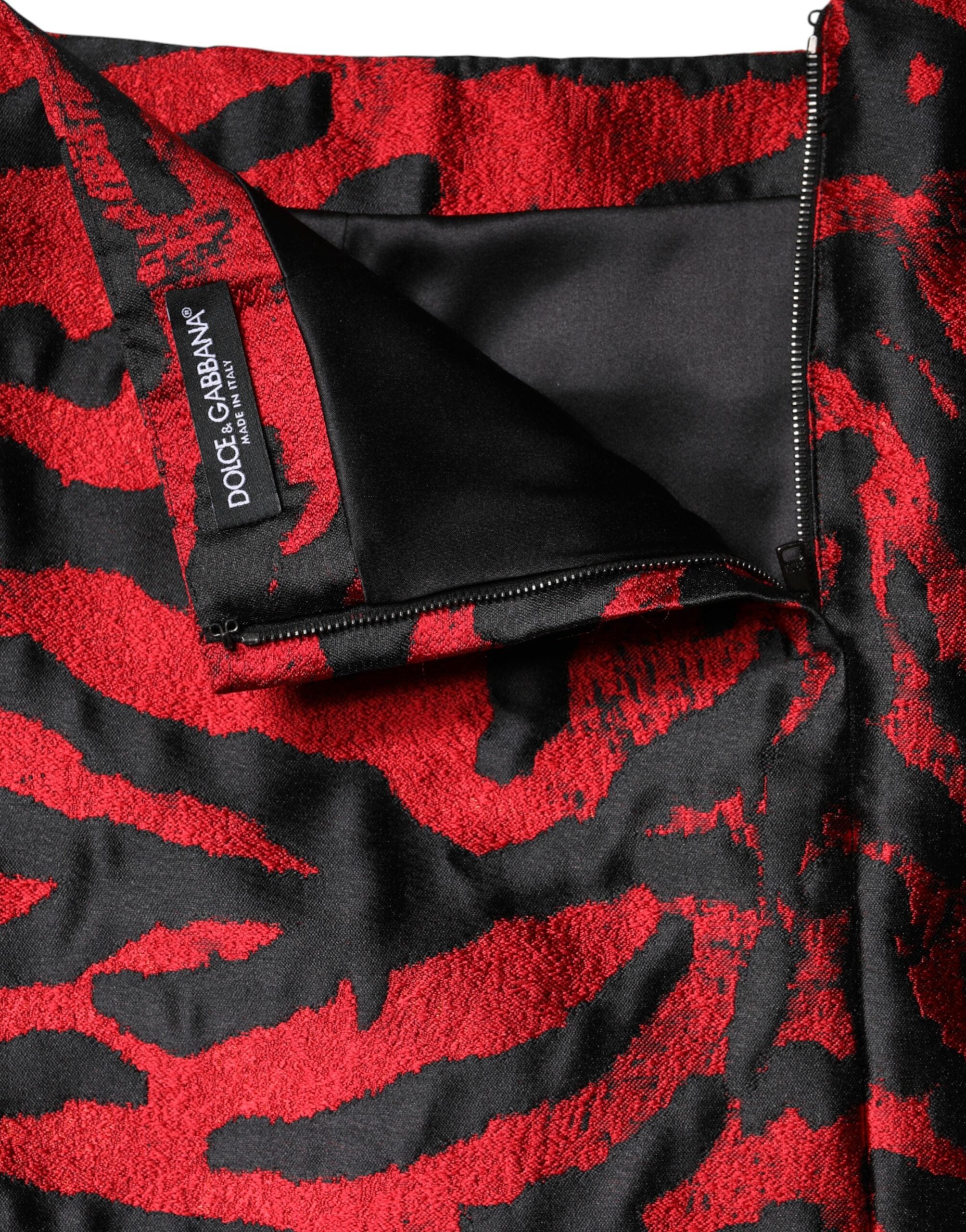 Dolce & Gabbana Schwarzer Minirock aus rotem Jacquard mit hoher Taille-6